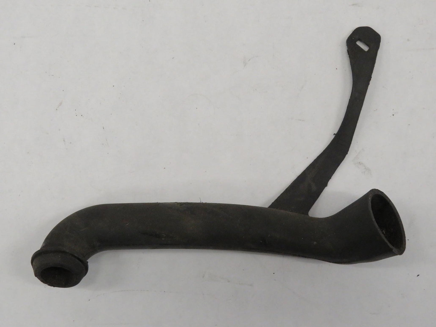 Jaguar X100 XKR XK8 Ablauf vorn Schlauch rechts Plenum drain tube RH HJA3822AA