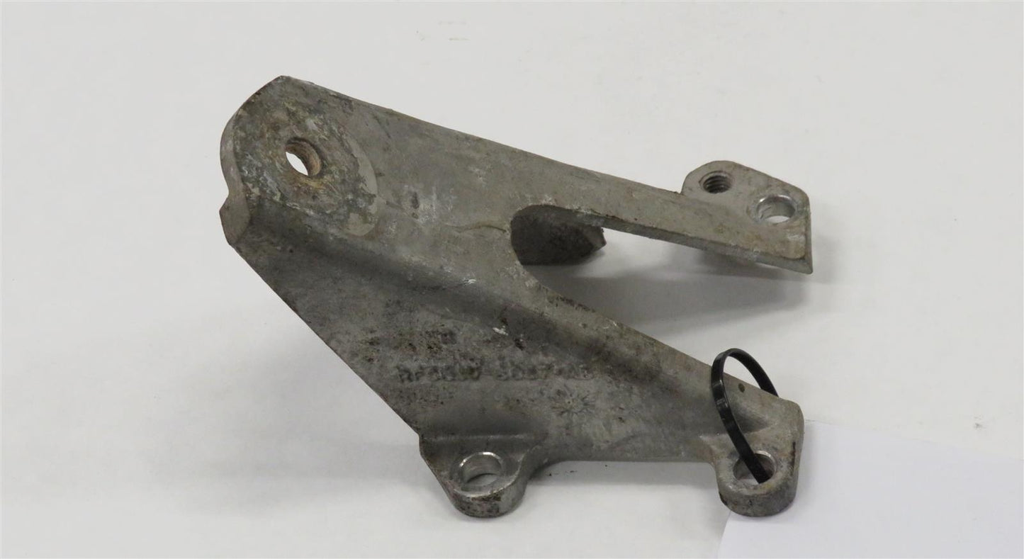 Jaguar X100 XK8 XKR 4.0 Motorhalter rechts RH Engine mounting bracket AJ8143