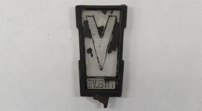 Jaguar XJ12 Serie 2 Emblem V12 vorn im Grill BD.42435