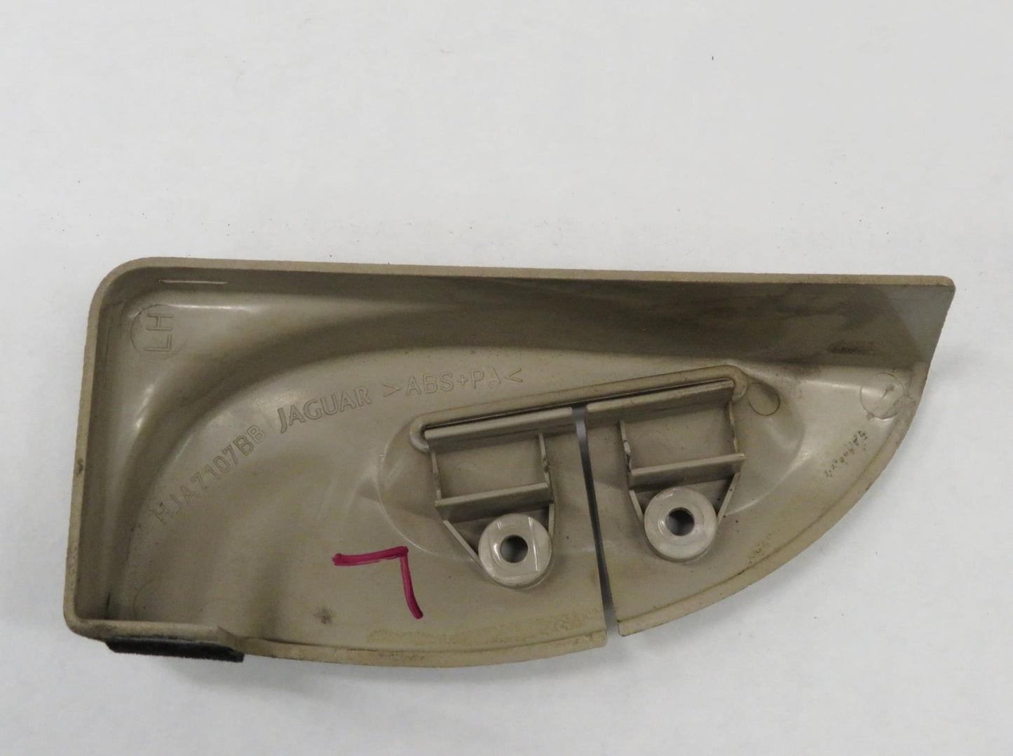 Jaguar X100 XK8 XKR Cabrio REAR SEAT BELT GUIDE COVER TRIM LEFT beige HJA7107BB
