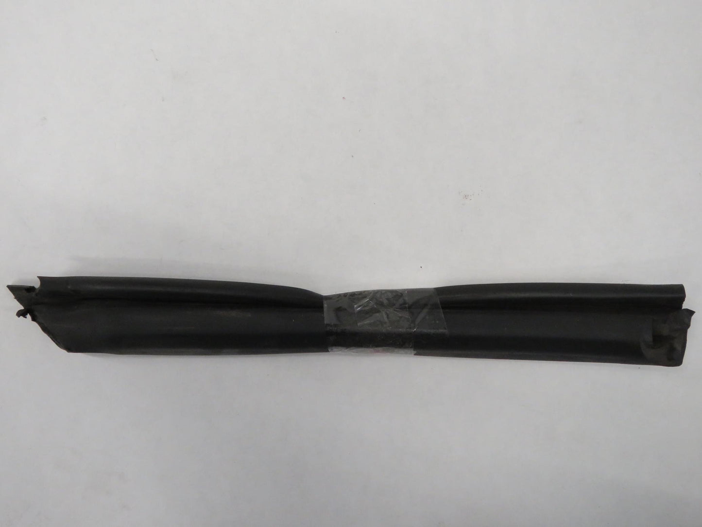 Jaguar X100 XKR XK8 Cabrio Dichtung Dach oben rechts Hood frame seal HJB7782AA